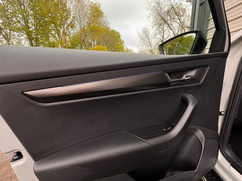 Skoda Karoq 2.0 TDI SportLine Euro 6 (s/s) 5dr 43