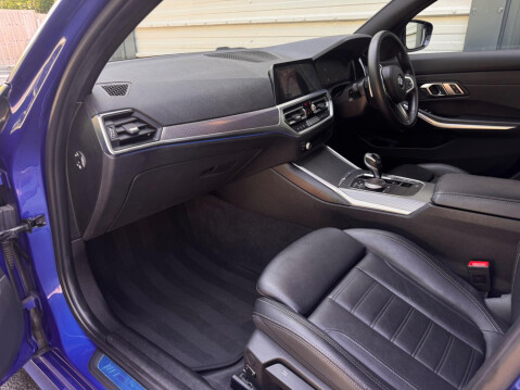 BMW 3 Series 2.0 320i M Sport Auto Euro 6 (s/s) 4dr 3