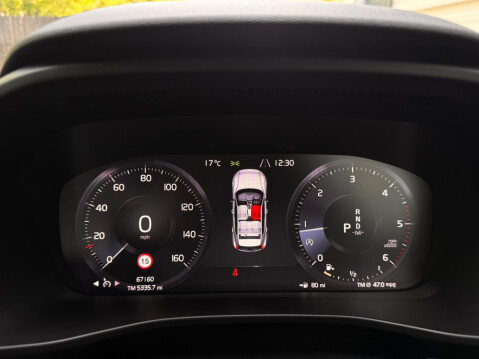Volvo XC40 2.0 D3 Momentum Pro Auto AWD Euro 6 (s/s) 5dr 21