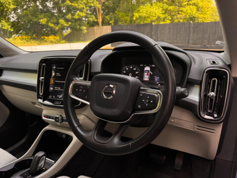 Volvo XC40 2.0 D3 Momentum Pro Auto AWD Euro 6 (s/s) 5dr 33