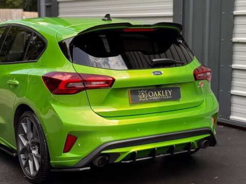 Ford Focus 2.3T EcoBoost ST Euro 6 (s/s) 5dr 29