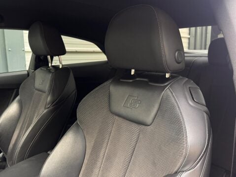 Audi A5 2.0 TDI 40 Black Edition S Tronic Euro 6 (s/s) 2dr 33