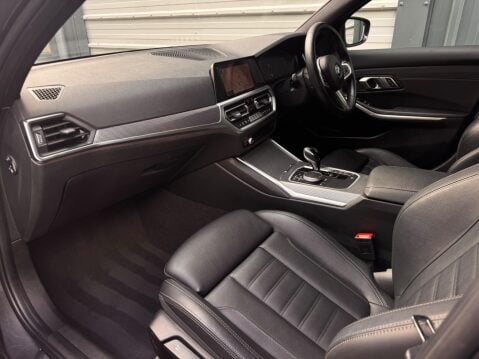BMW 3 Series 2.0 318i M Sport Auto Euro 6 (s/s) 4dr 3