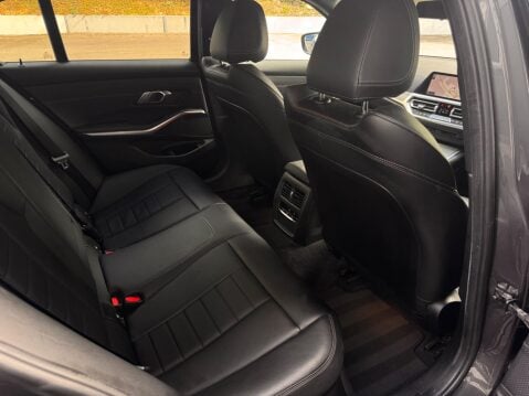 BMW 3 Series 2.0 318i M Sport Auto Euro 6 (s/s) 4dr 51