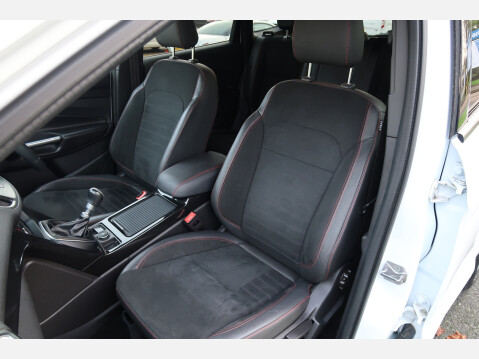 Ford Kuga ST-LINE TDCI 25