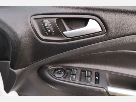 Ford Kuga ST-LINE TDCI 32