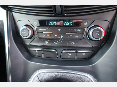 Ford Kuga ST-LINE TDCI 34
