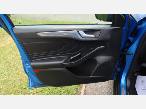 Ford Focus TITANIUM TDCI 23