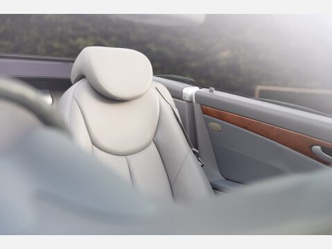 Mercedes-Benz SL Series 500 14