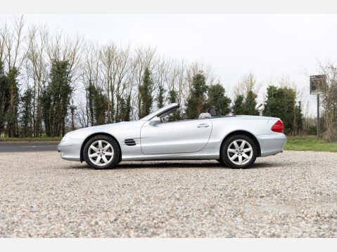 Mercedes-Benz SL Series 500 18