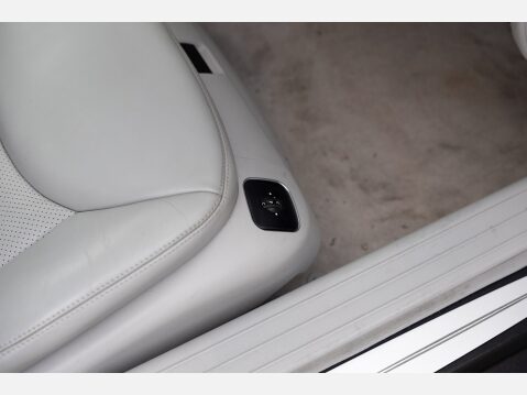 Mercedes-Benz SL Series 500 31