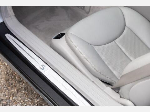 Mercedes-Benz SL Series 500 46