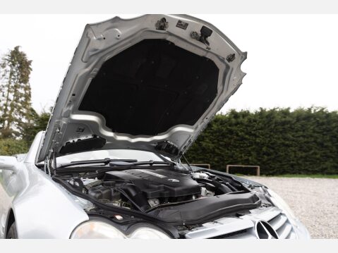 Mercedes-Benz SL Series 500 74