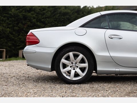 Mercedes-Benz SL Series 500 86
