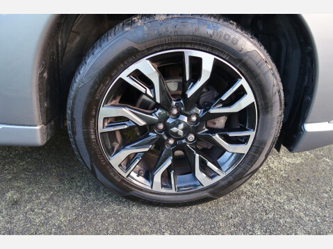 Mitsubishi Outlander PHEV GX 4H 17