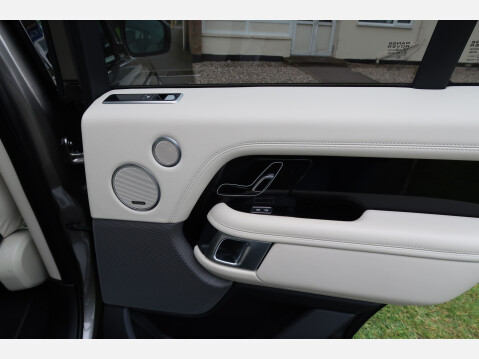 Land Rover Range Rover WESTMINSTER MHEV 37