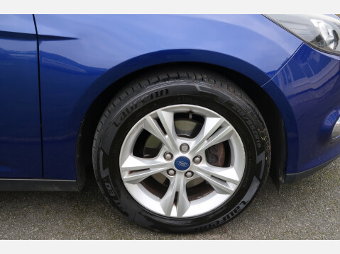 Ford Focus ZETEC 17