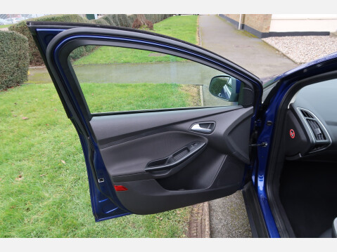 Ford Focus ZETEC 24