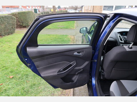 Ford Focus ZETEC 28