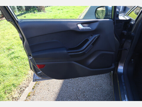 Ford Fiesta ZETEC 26