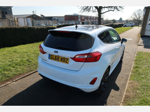 Ford Fiesta ST-LINE 13