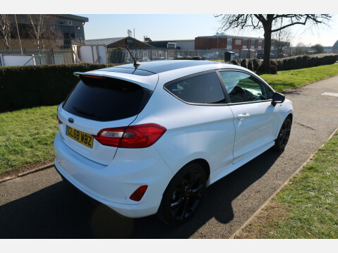 Ford Fiesta ST-LINE 15