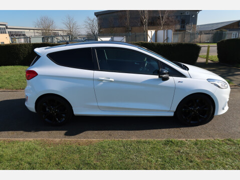 Ford Fiesta ST-LINE 16