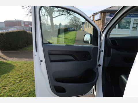 Vauxhall Vivaro L2H1 3100 DYNAMIC S/S 25