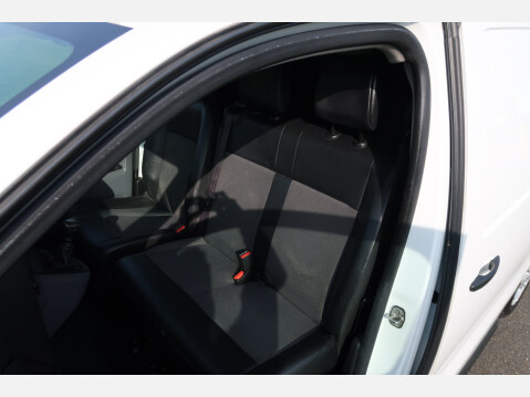 Vauxhall Vivaro L2H1 3100 DYNAMIC S/S 26