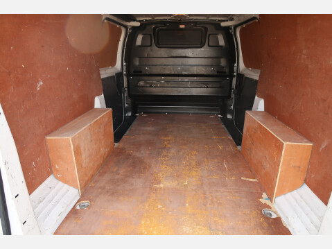 Vauxhall Vivaro L2H1 3100 DYNAMIC S/S 32