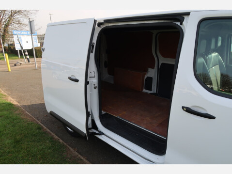 Vauxhall Vivaro L2H1 3100 DYNAMIC S/S 33