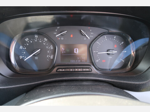 Vauxhall Vivaro L2H1 3100 DYNAMIC S/S 50