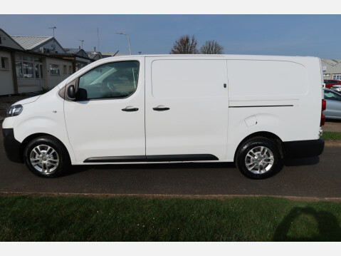 Vauxhall Vivaro L2H1 3100 DYNAMIC S/S 9