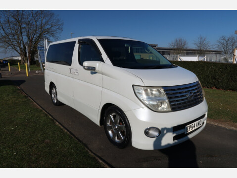 Nissan Elgrand Highway Star 3