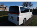 Nissan Elgrand Highway Star 14