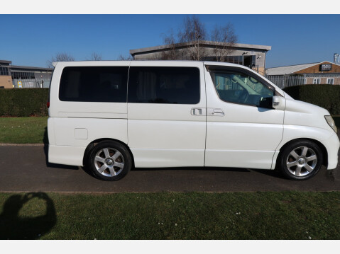 Nissan Elgrand Highway Star 16