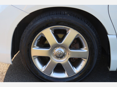 Nissan Elgrand Highway Star 18