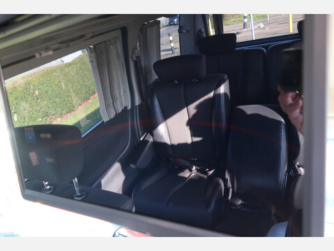 Nissan Elgrand Highway Star 41