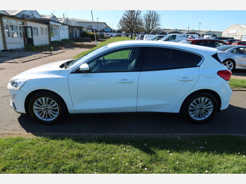 Ford Focus TITANIUM 8