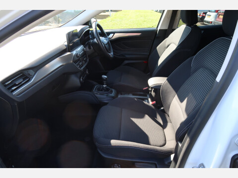 Ford Focus TITANIUM 26