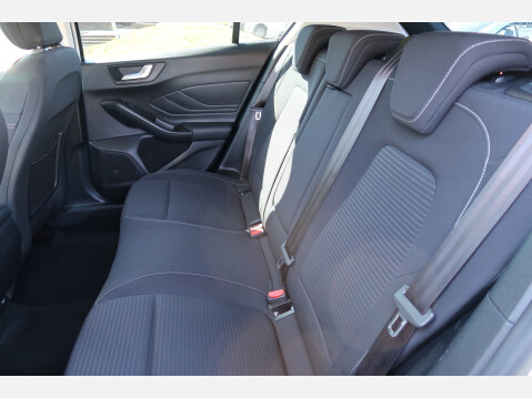 Ford Focus TITANIUM 28