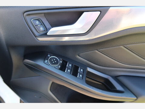 Ford Focus TITANIUM 36