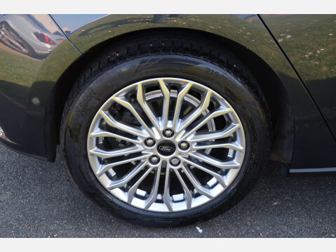 Ford Focus TITANIUM X 20