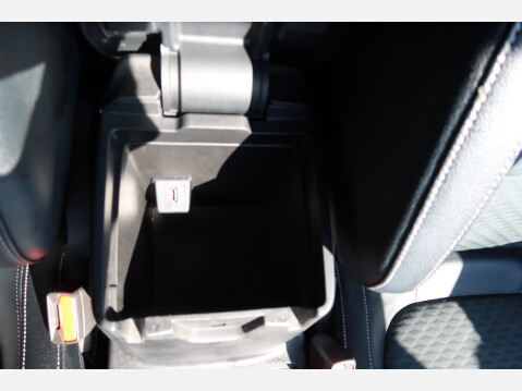 Ford Focus TITANIUM X 37