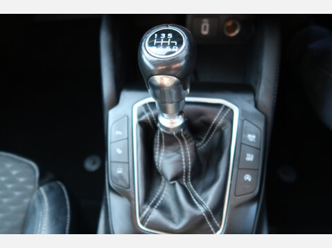 Ford Focus TITANIUM X 39