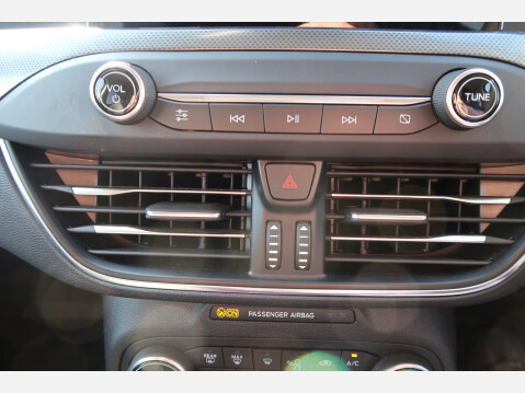 Ford Focus TITANIUM X 43