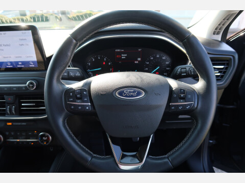 Ford Focus TITANIUM X 55