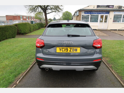 Audi Q2 TDI SE 12