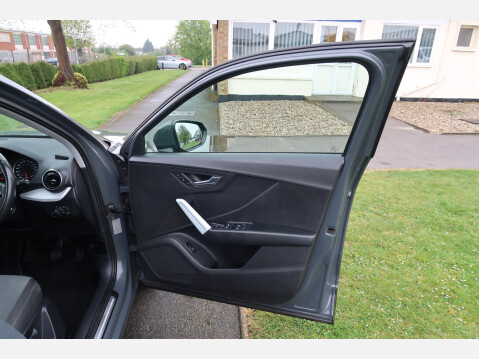 Audi Q2 TDI SE 21