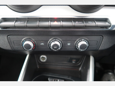 Audi Q2 TDI SE 38